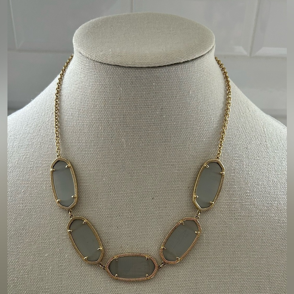 EUC RARE Kendra Scott Dani Gold Plated Necklace with light gray stones. 16-18”
